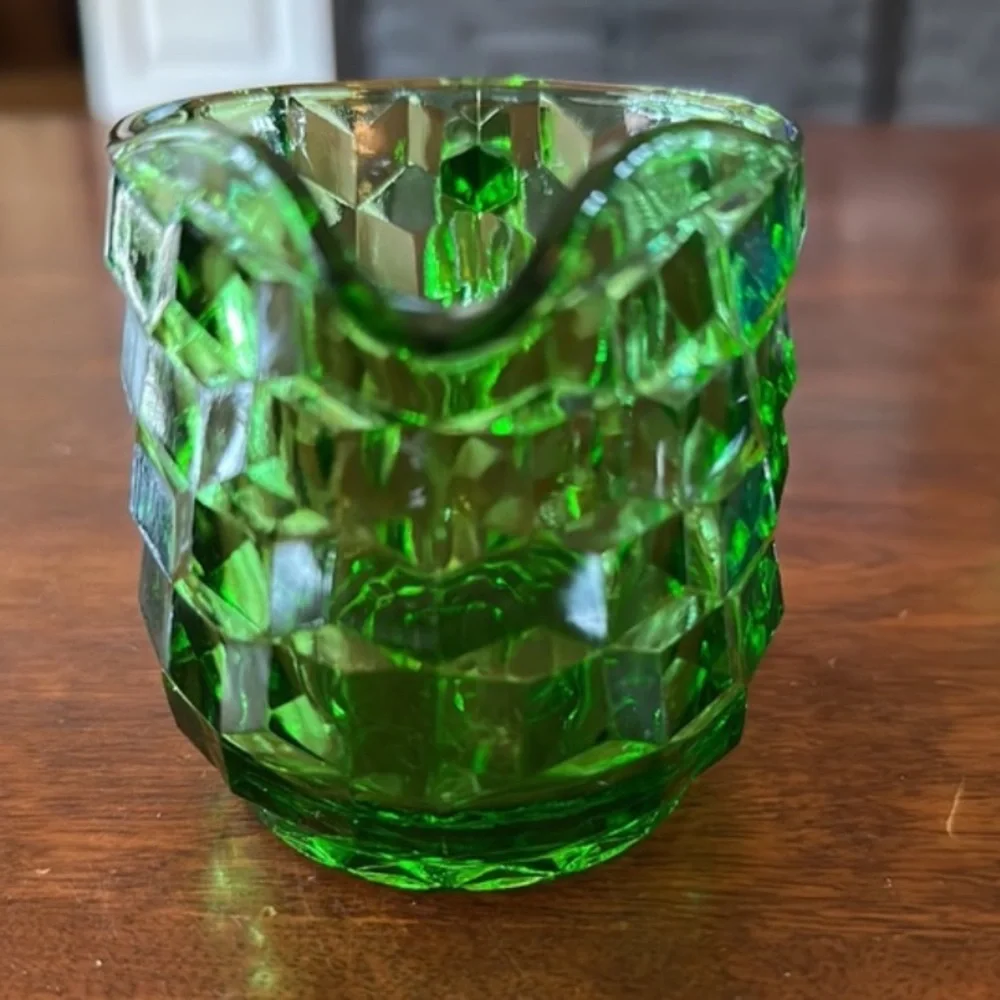 Jennette Glass Co preowned beautiful